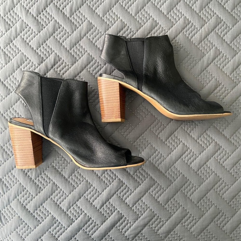 Steve Madden Women's Black Leather Open Toe Ankle